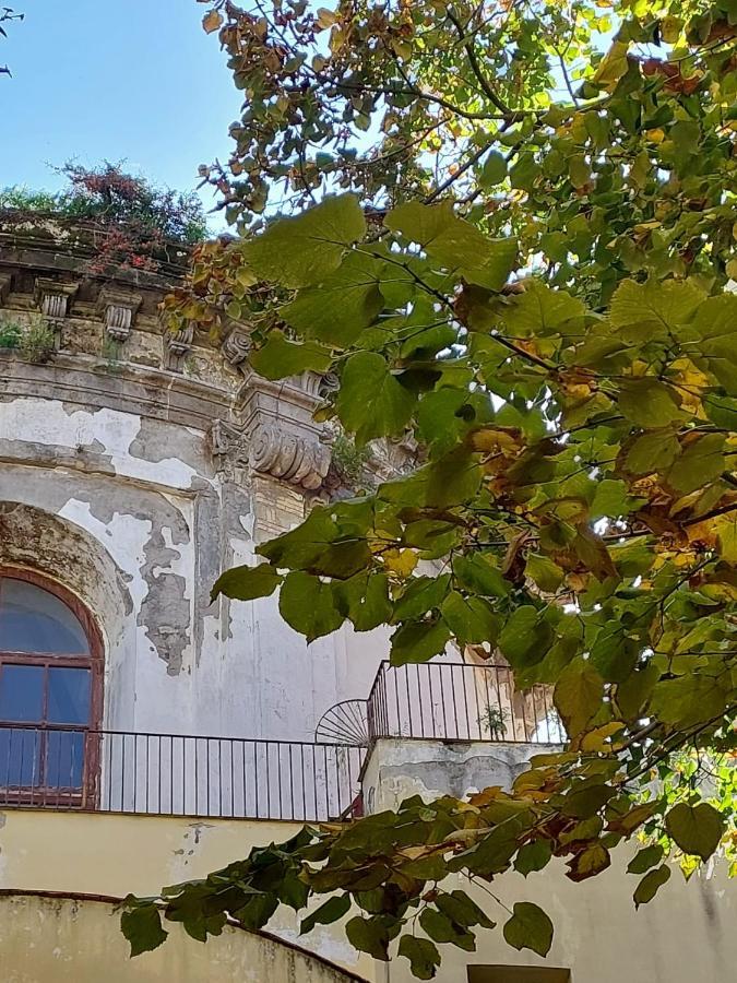 B&B Palazzo Carafa Di Montorio Napoli Bagian luar foto